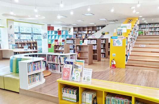 소나무언덕잠실본동도서관 사진